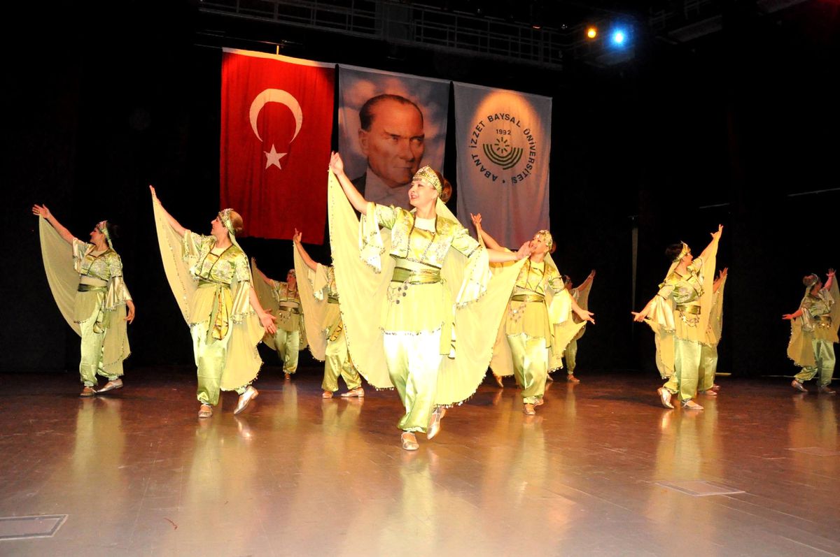 Tühom\'dan Muhteşem Gösteri