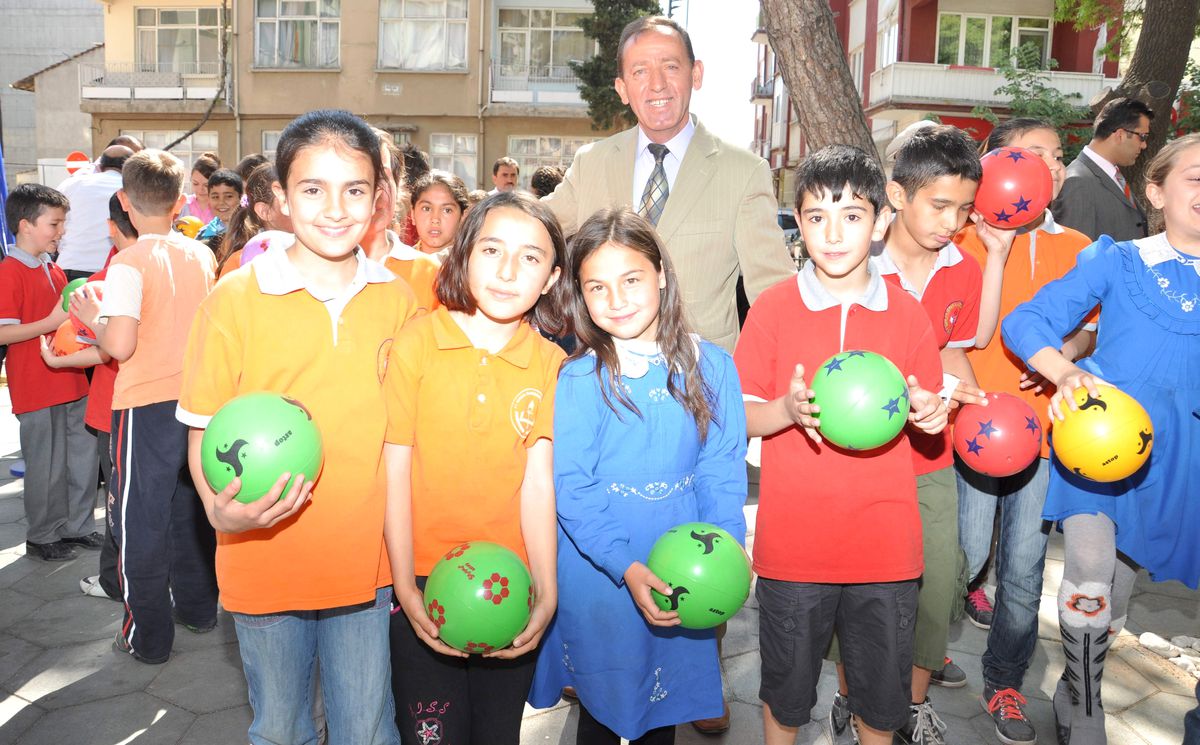Uşak Belediyesi\'nen Park Açılışı