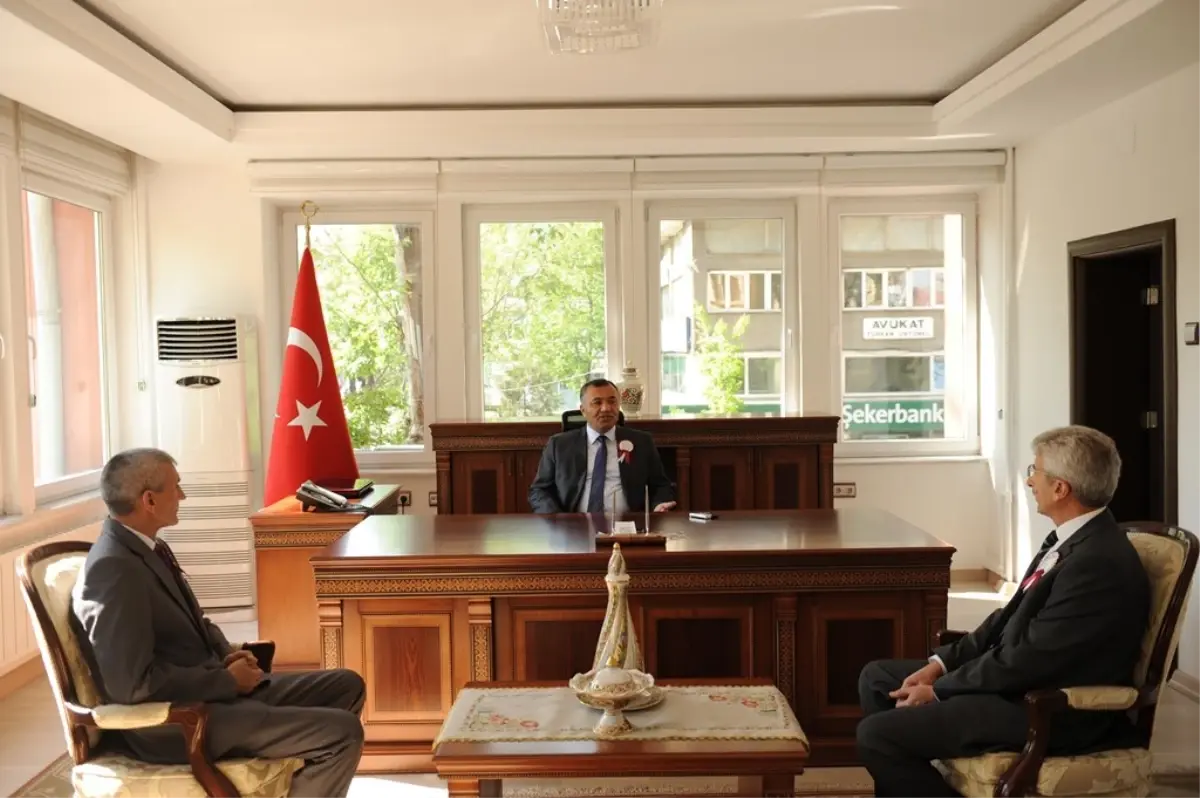 Vakıf Haftası Kutlamalarında İlk Ziyaret Vali Çiftçi'ye