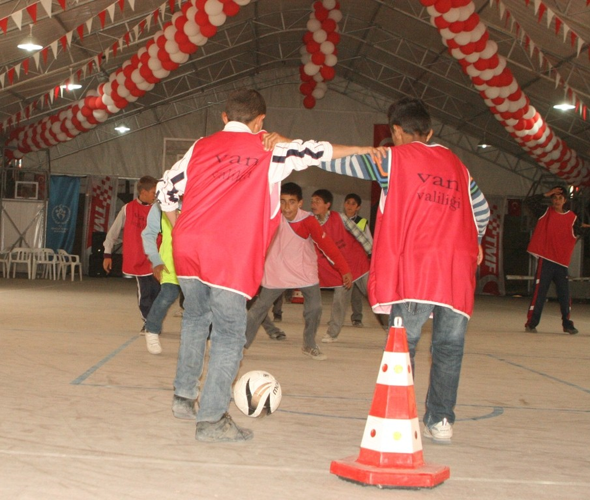 Van\'da Konteynır Kentlerde Sosyal ve Sportif Çalışmalar