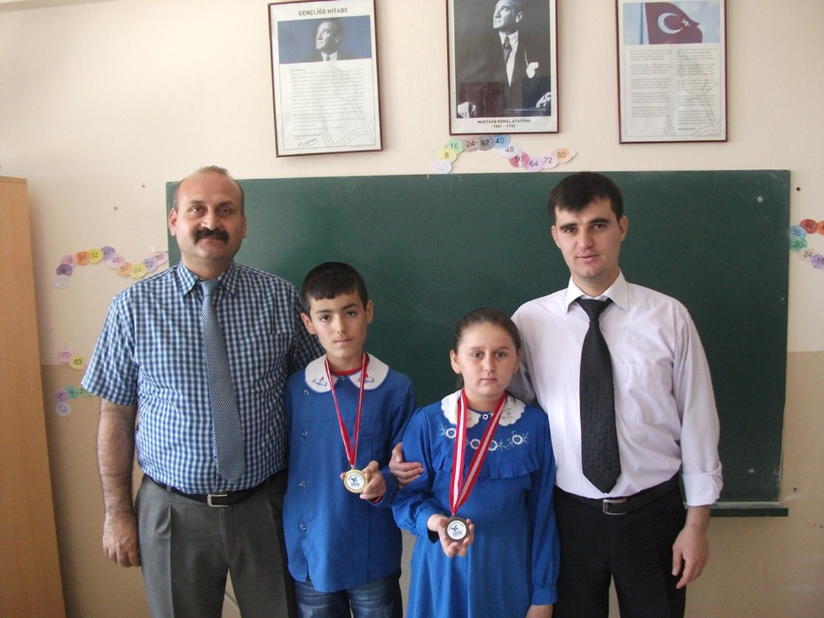 Yakuplar İlköğretim Okulu Madalyaları Topladı
