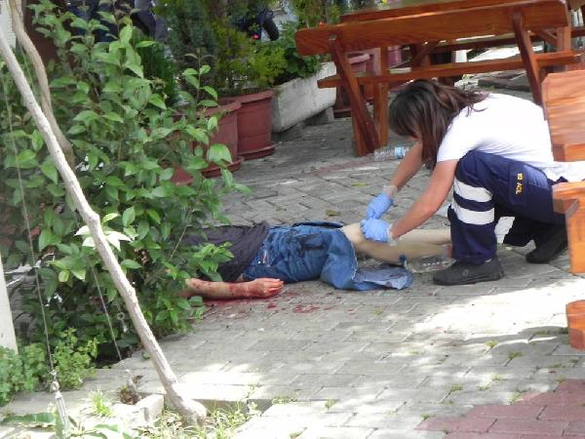 1 Çocuk Annesini Bıçakla Öldürdü