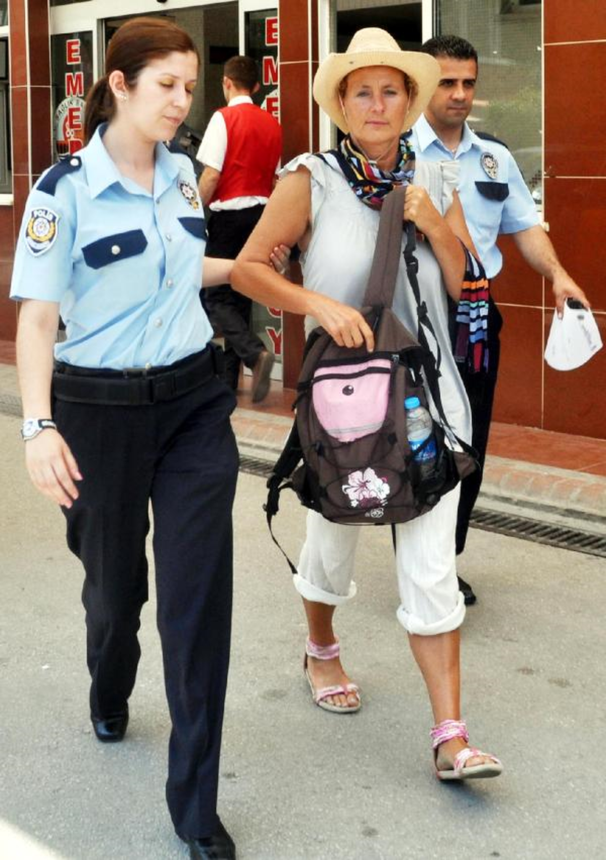 Alman Turist Kadına Hırsızlıktan Gözaltı
