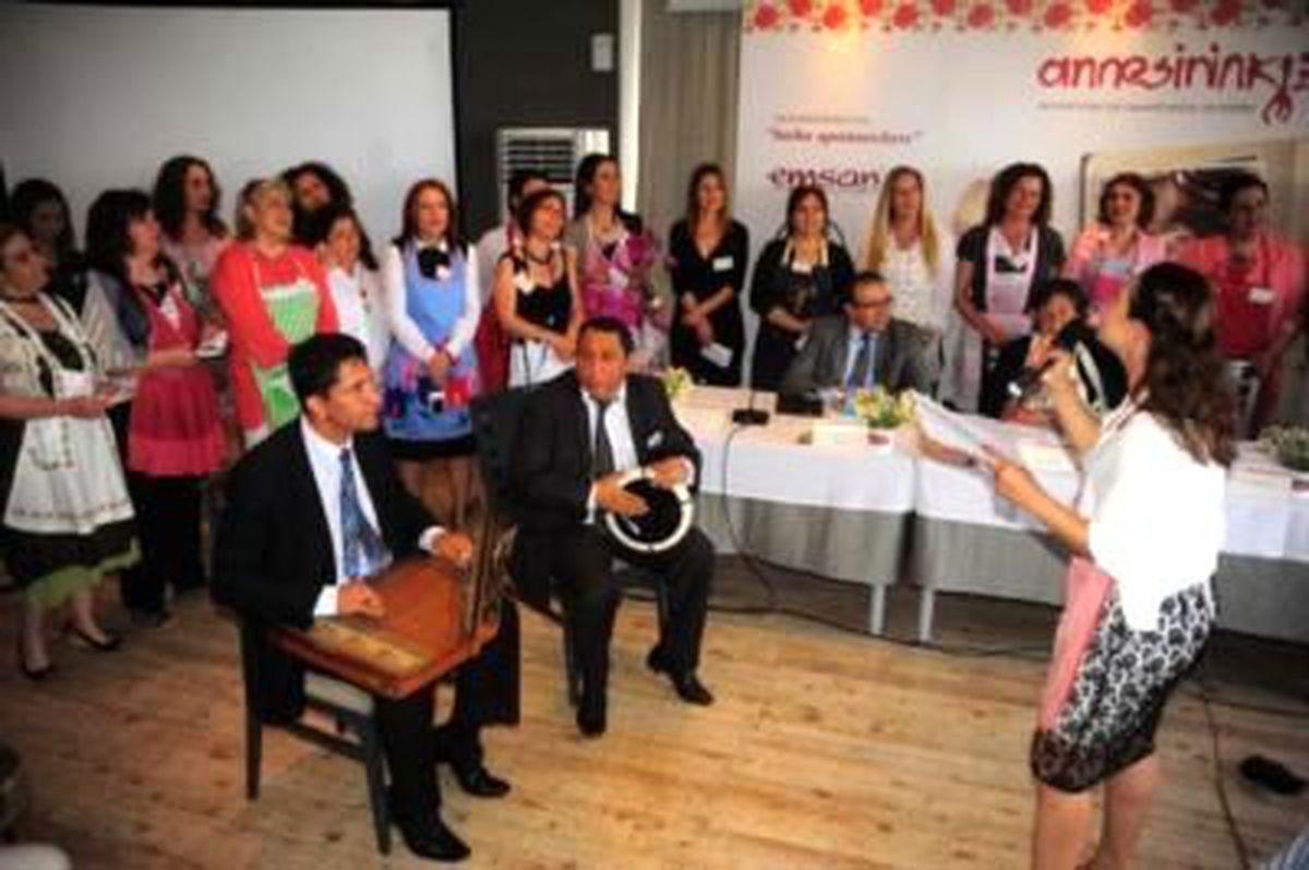 \'Annesininkızı\' Raflarda