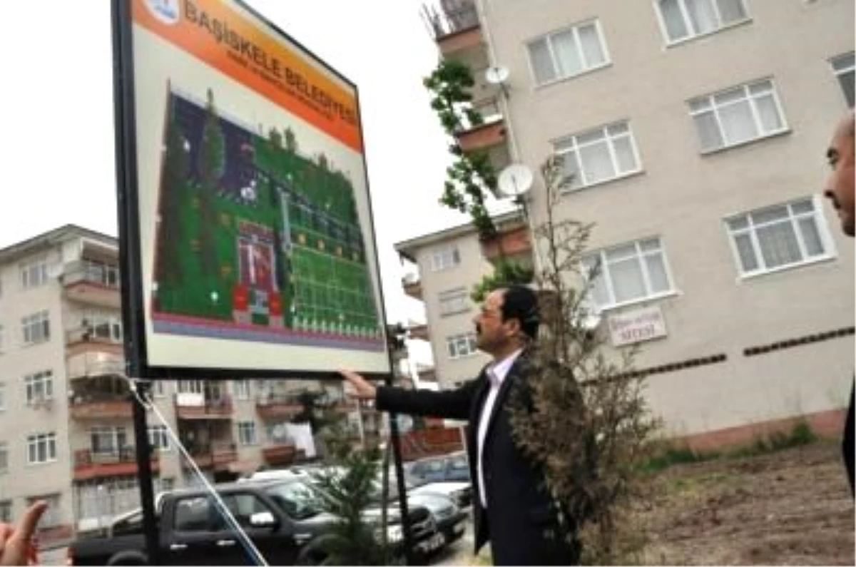 Başkan Ayaz, Mehmet Akif Ersoy Parkı\'nı İnceledi