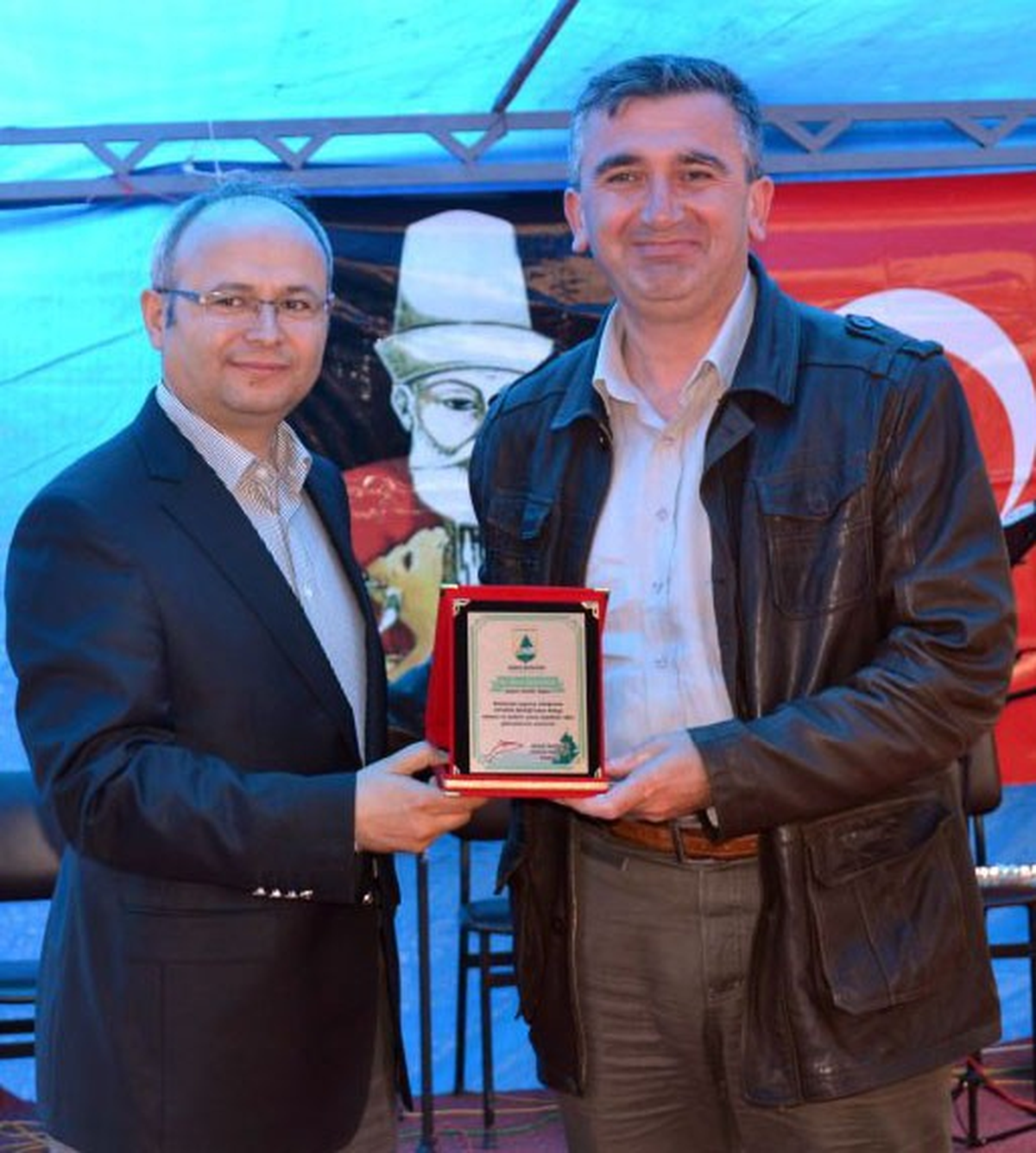 Başkan Fikret Albayrak\'a Plaket