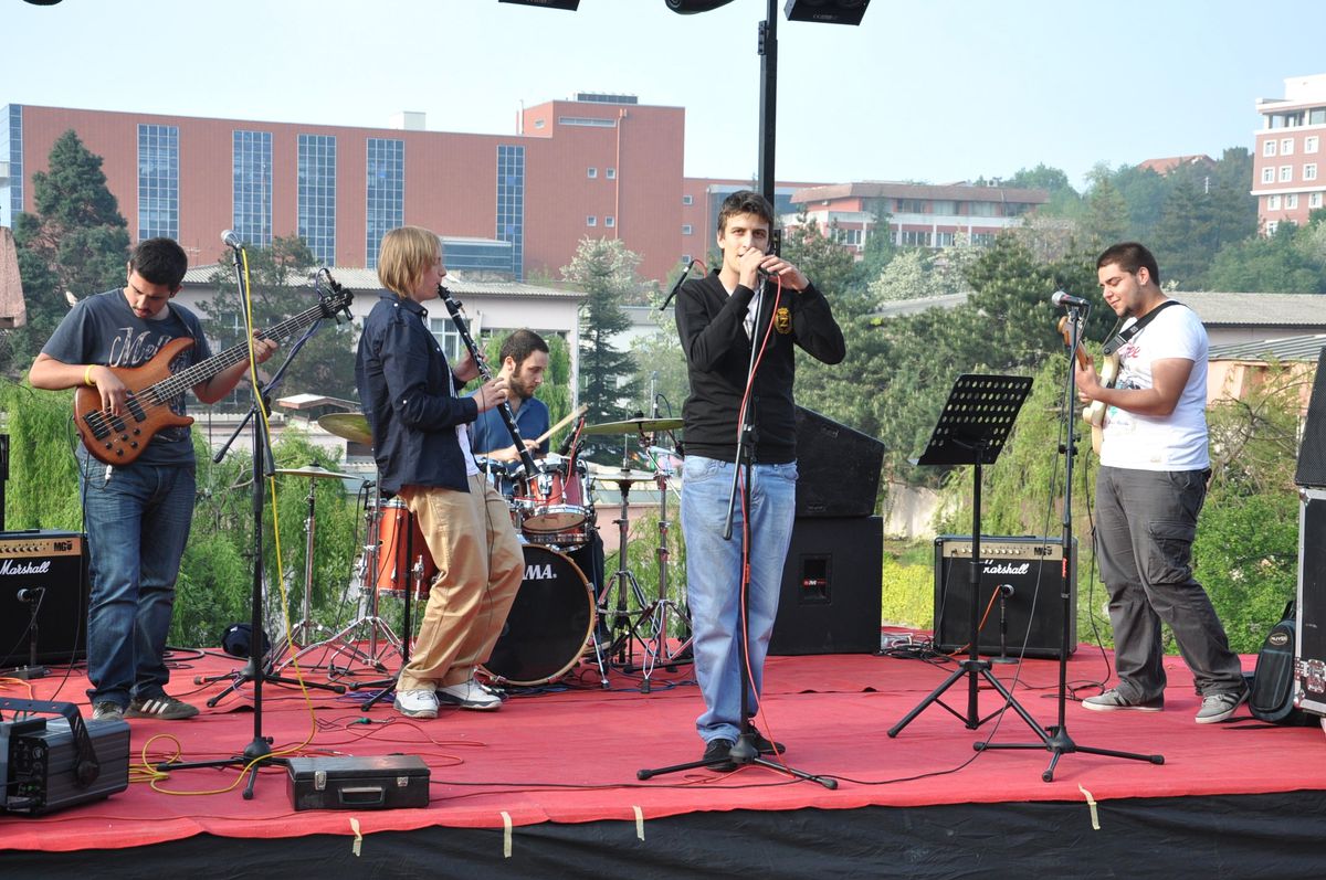 Beü\'de Rock Konseri