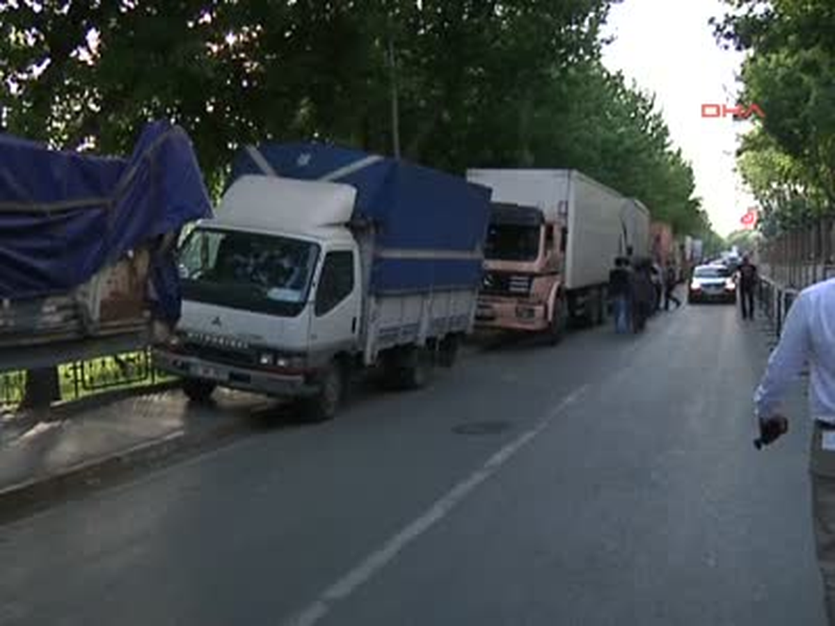 Bu Kamyonlar Sahte Markalı Ürün Dolu