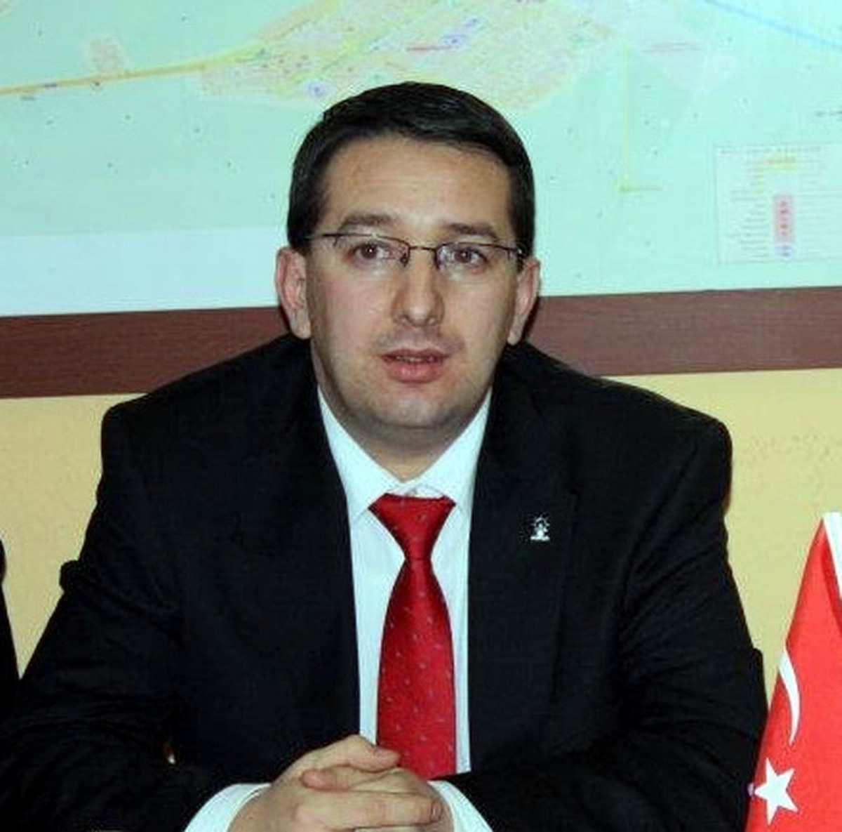 Burhaniye\'de AK Parti Yönetiminden Yerel Gazete Haberine Tepki