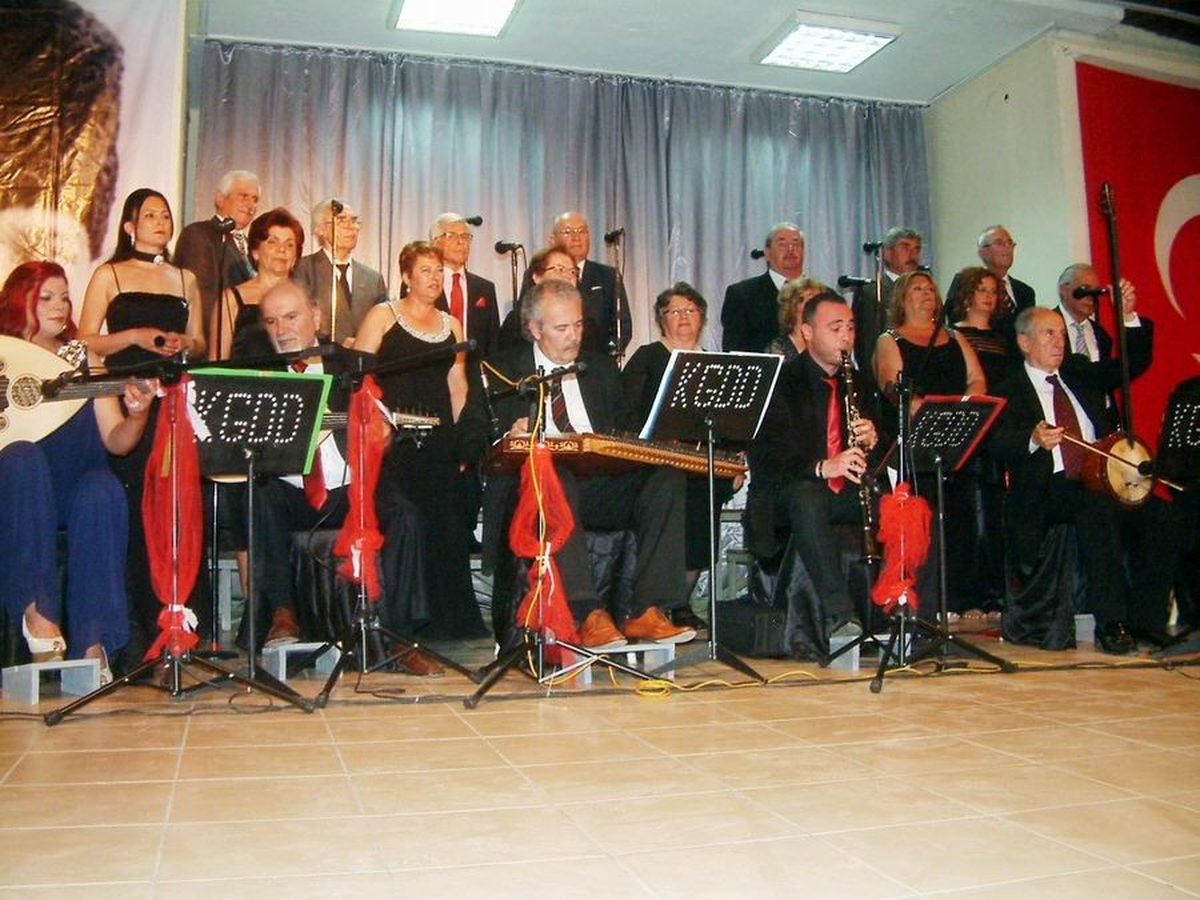 Burhaniye'de Körfez Gönül Dostları Coşturdu