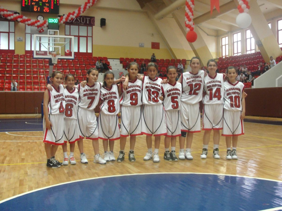 Çanakkaleli Küçük Basketçiler Şampiyonluğa Göz Dikti