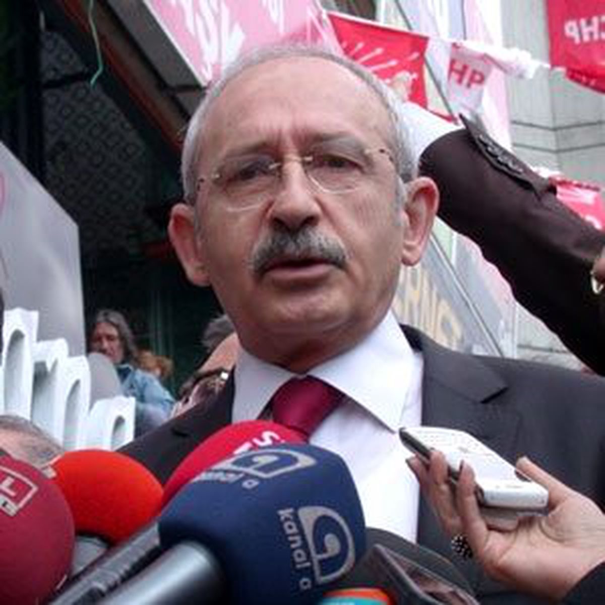 Chp\'de "Anayasa" Zirvesi