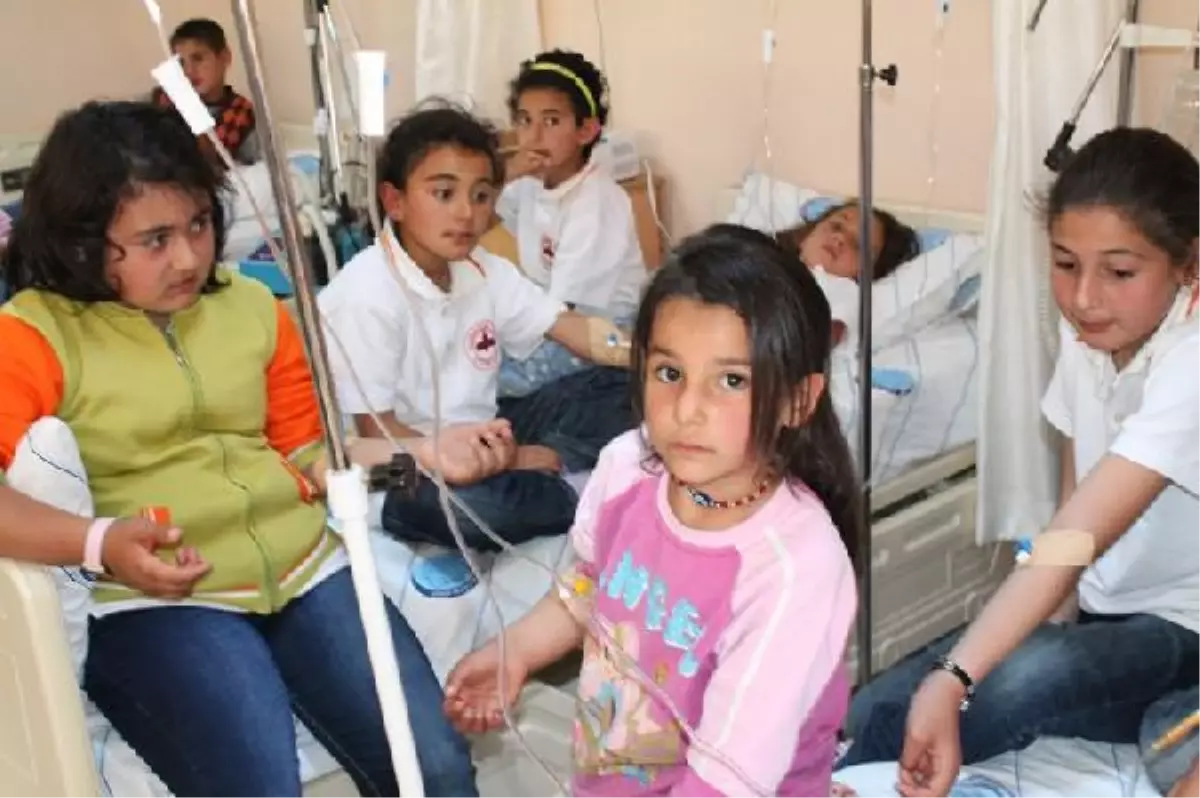 Çorum\'da 18 Öğrenci Sütten Hastanelik Oldu