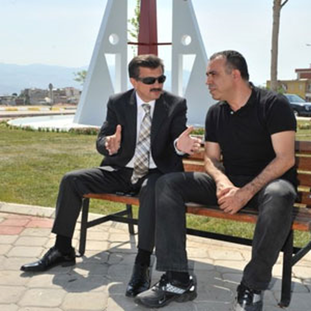 Haluk Levent 3 Fidan Anıtını Ziyaret Etti