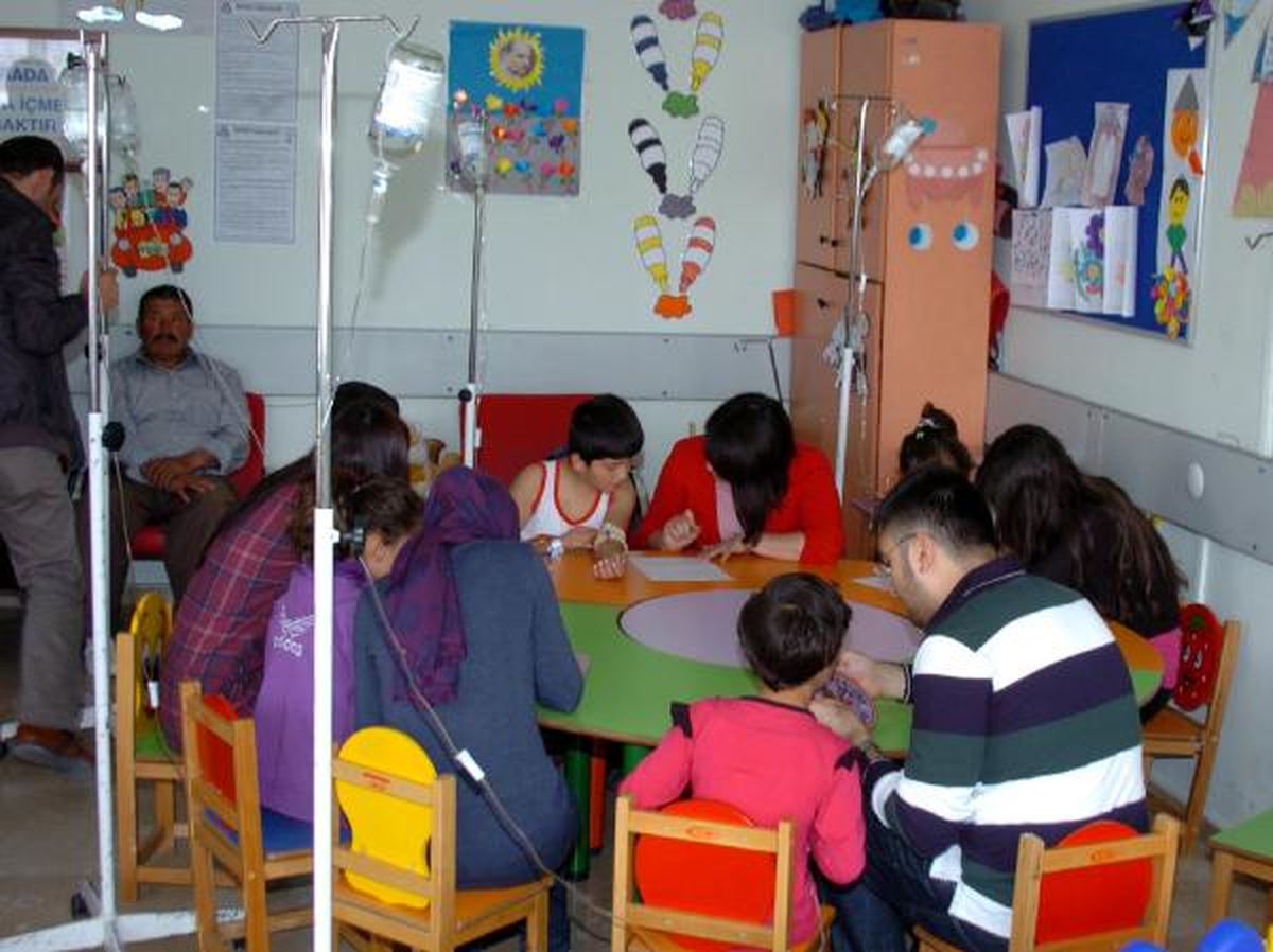 Hastanede Tedavi Gören Öğrencilere Gönüllü Ders