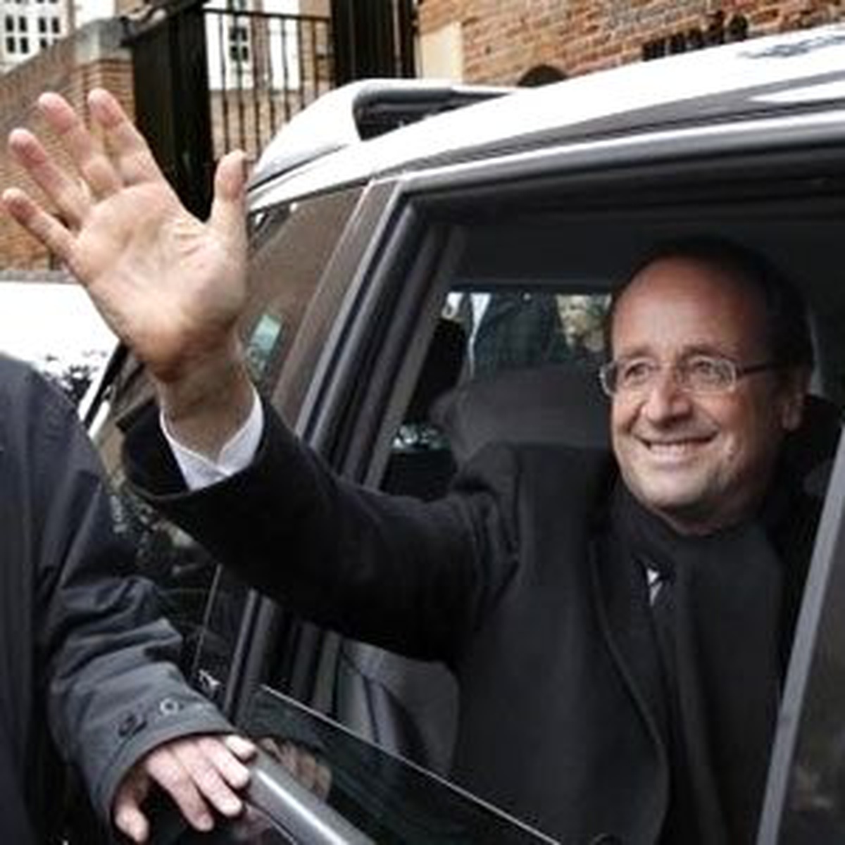 Hollande: "Anayasaya Uygun Yeni Bir İnkar Yasasını Önereceğim"