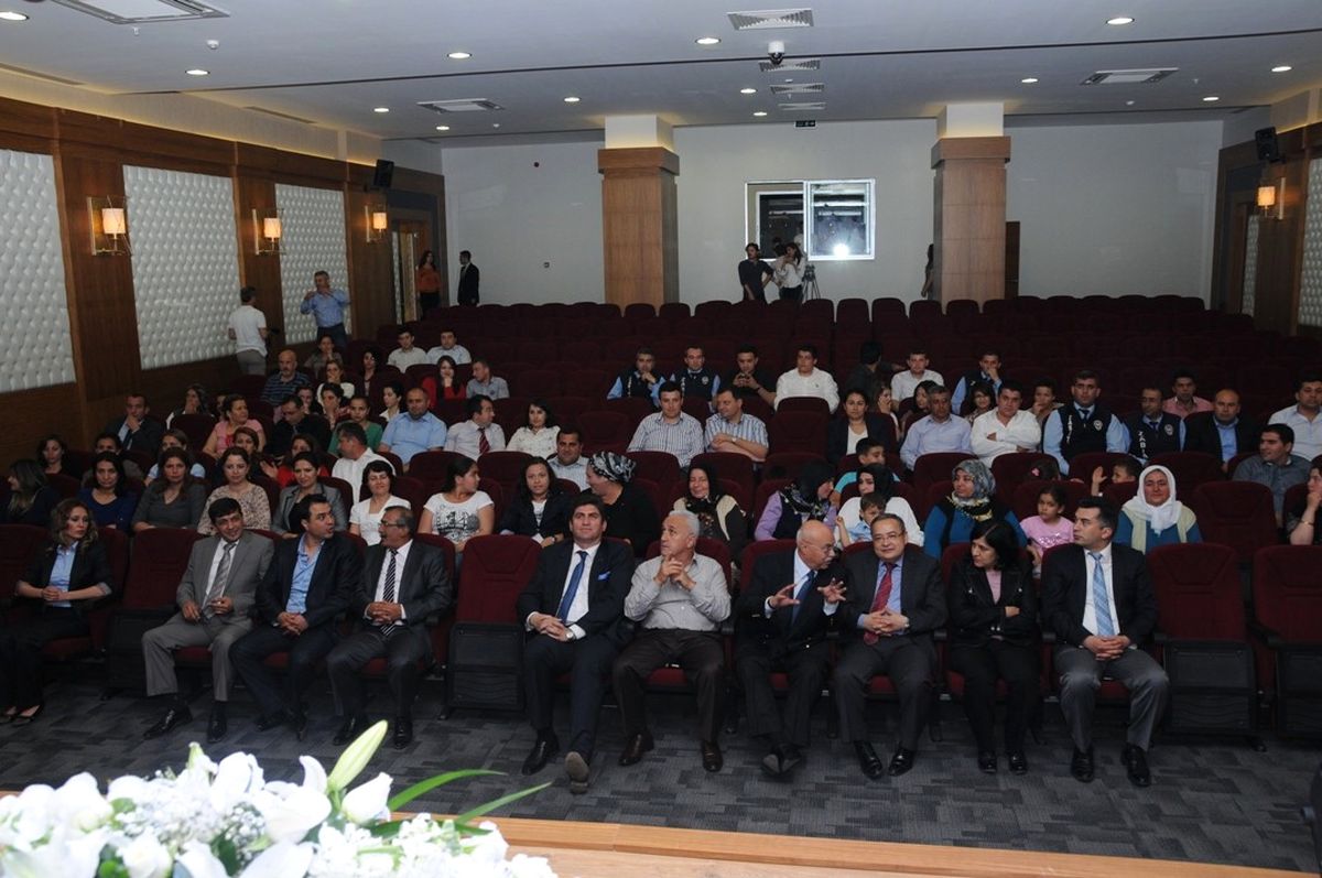 İlk Nikahı Başkan Böcek Kıydı