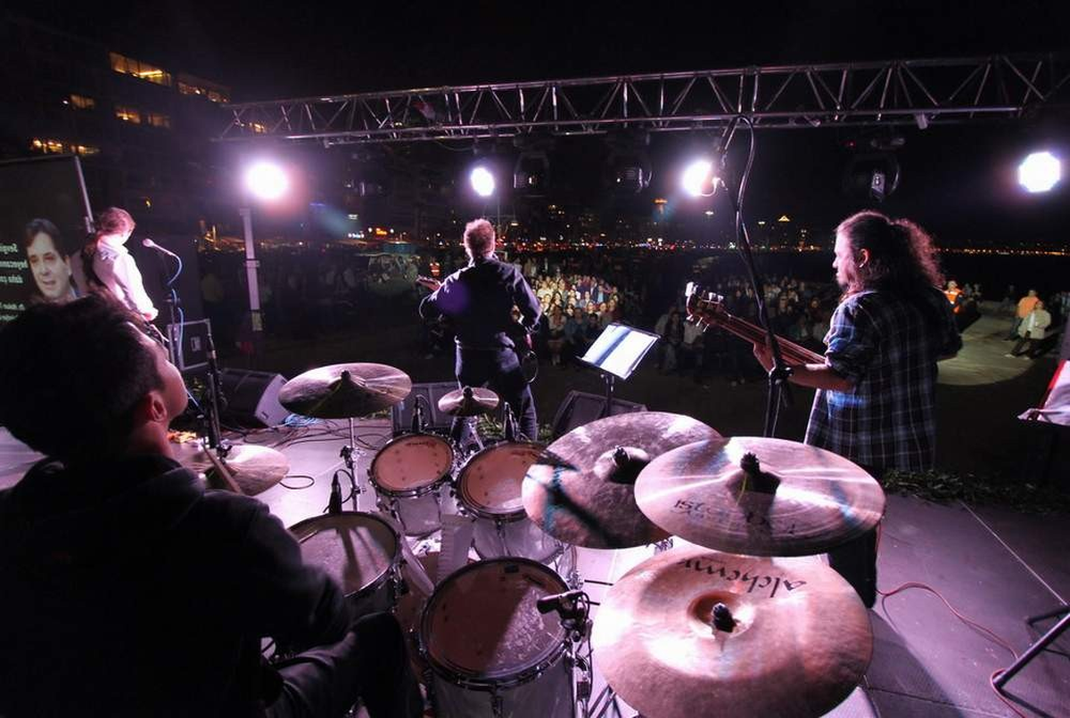 İzmir'de Balkan Rüzgarı