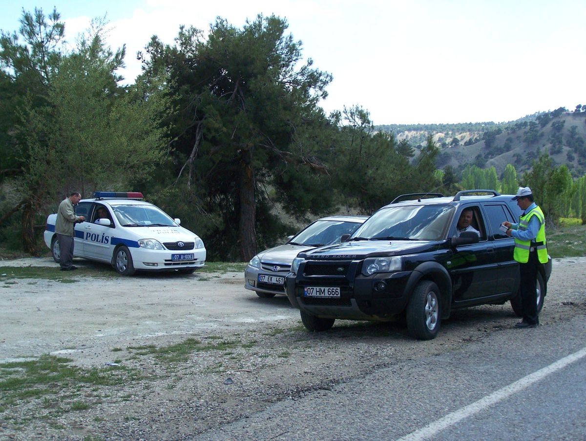 Korkuteli'nde Polisten Radar ve Tonaj Uygulaması