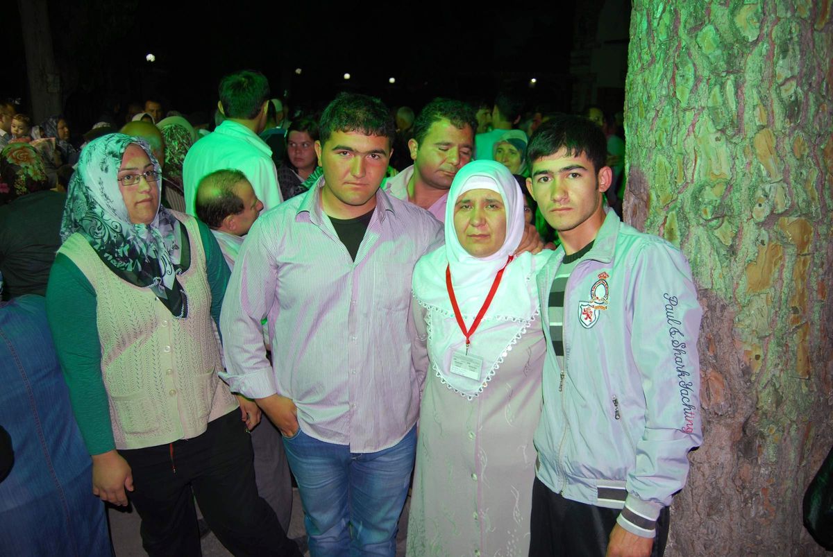 Kula\'da Umre Kafilesi Dualarla Uğurlandı