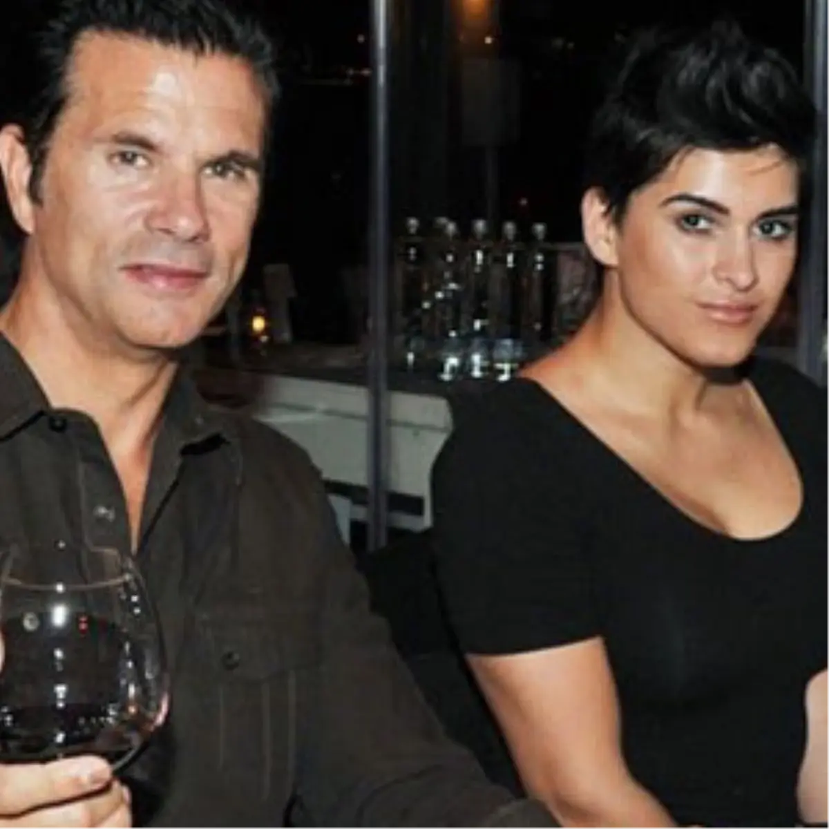 Lorenzo Lamas İçin Dansöz Oynattılar