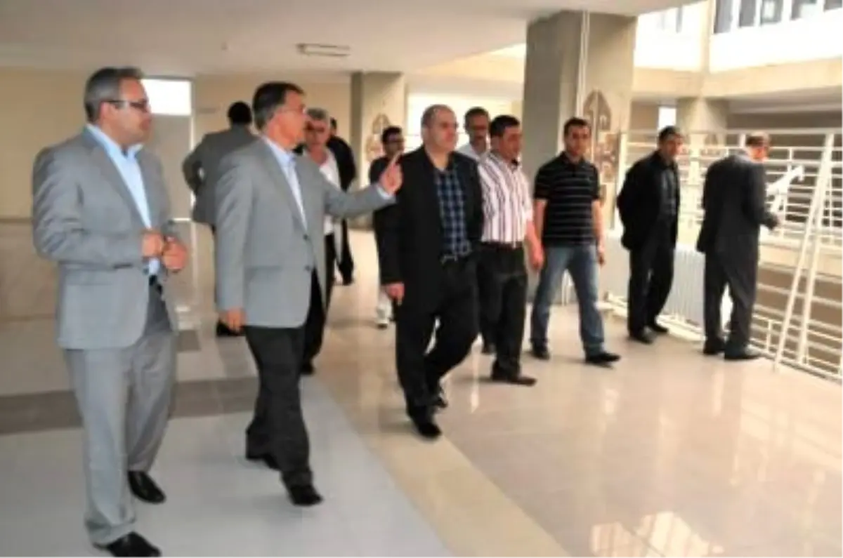 Milletvekili Baloğlu, Ücretsiz Dershaneyi Gezdi