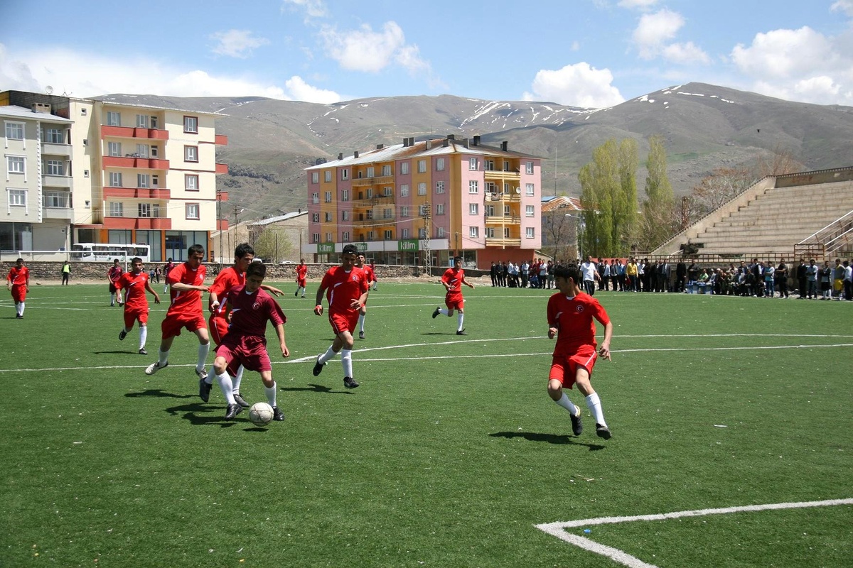 Muradiye\'de Liseler Arası Futbol Turnuvası