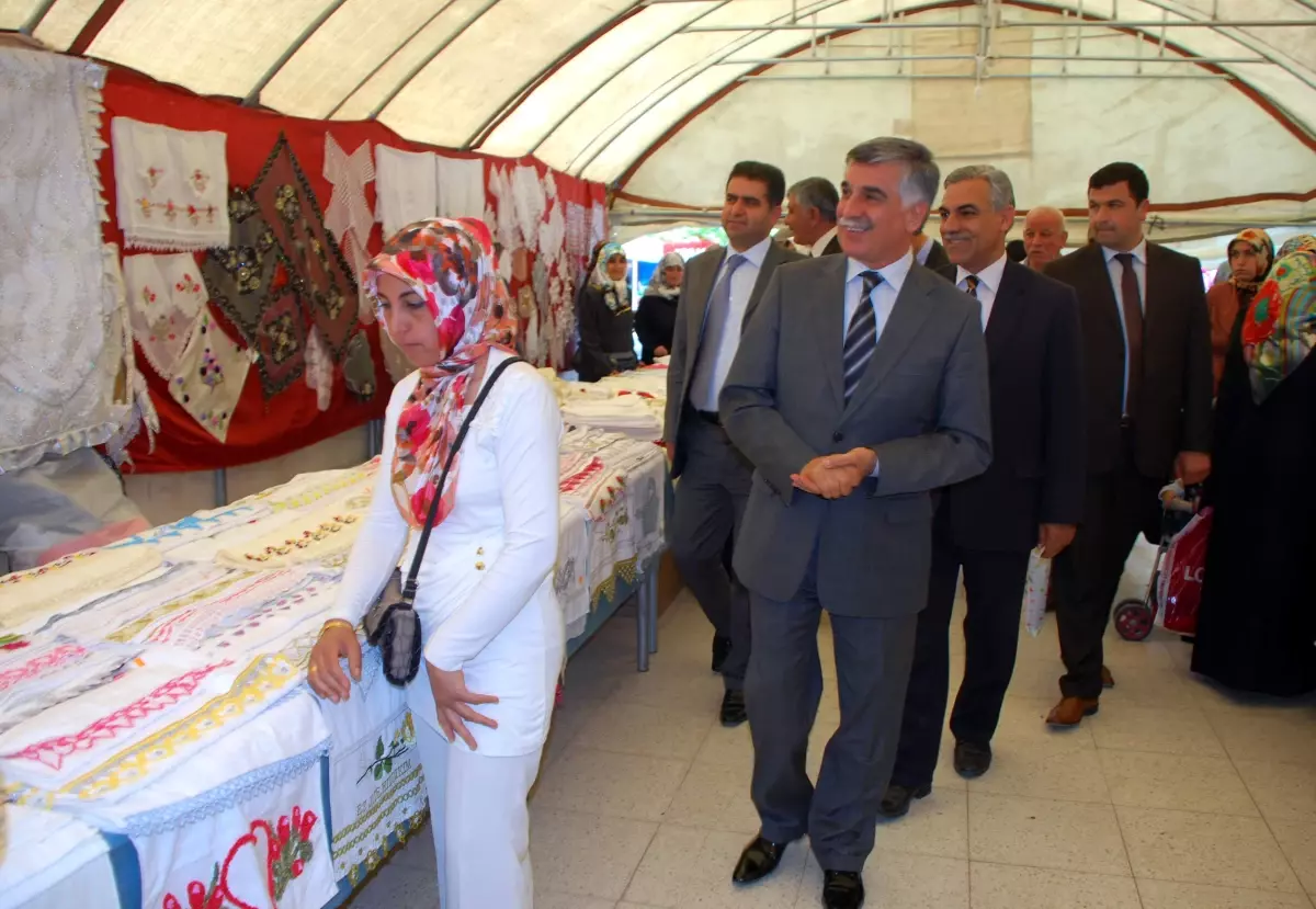 Öğrenciler Yararına Kermes Düzenlendi