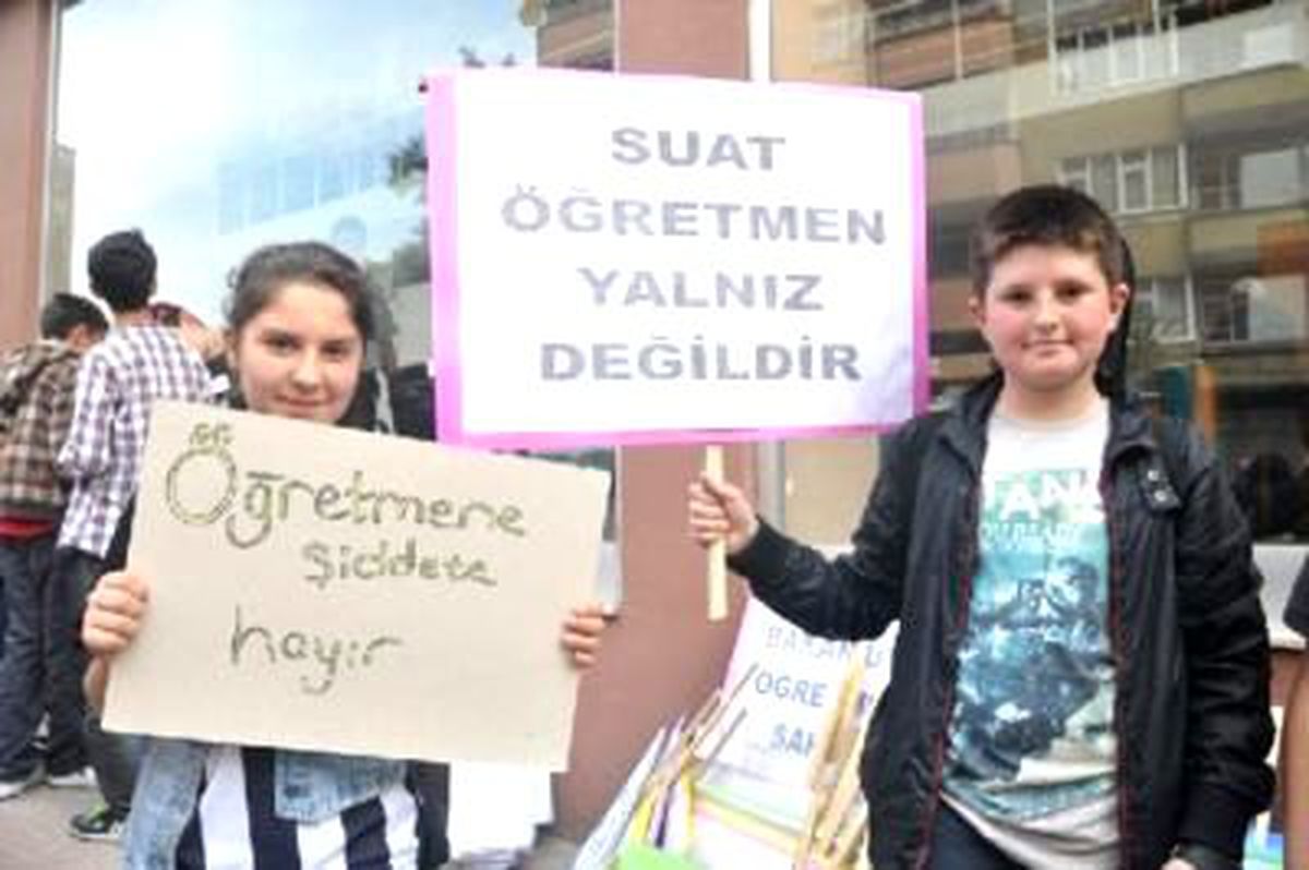 Öğretmenin Darp Edilmesi Protesto Edildi