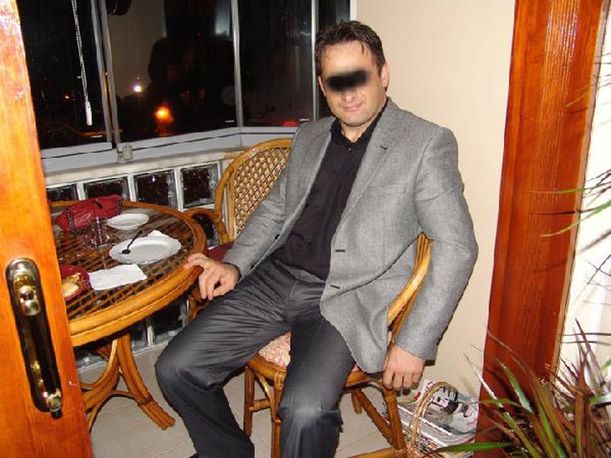 Otomobilde Kız Arkadaşı ile Sevişirken Yakalanan Polis Meslektaşlarına Silah Cekti