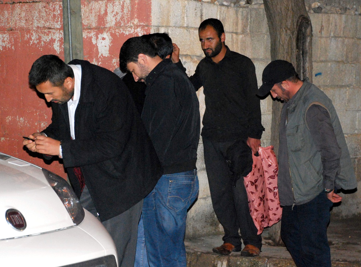 Poşette Sakladığı Av Tüfeğiyle Gezen Şahıs Polisi Alarma Geçirdi