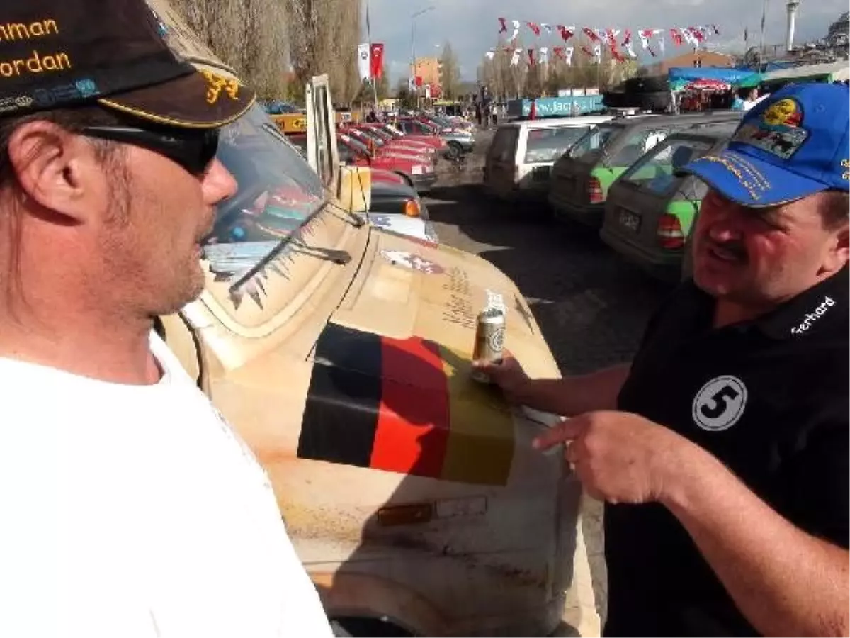 Rally Kars\'ta Mola Verdi