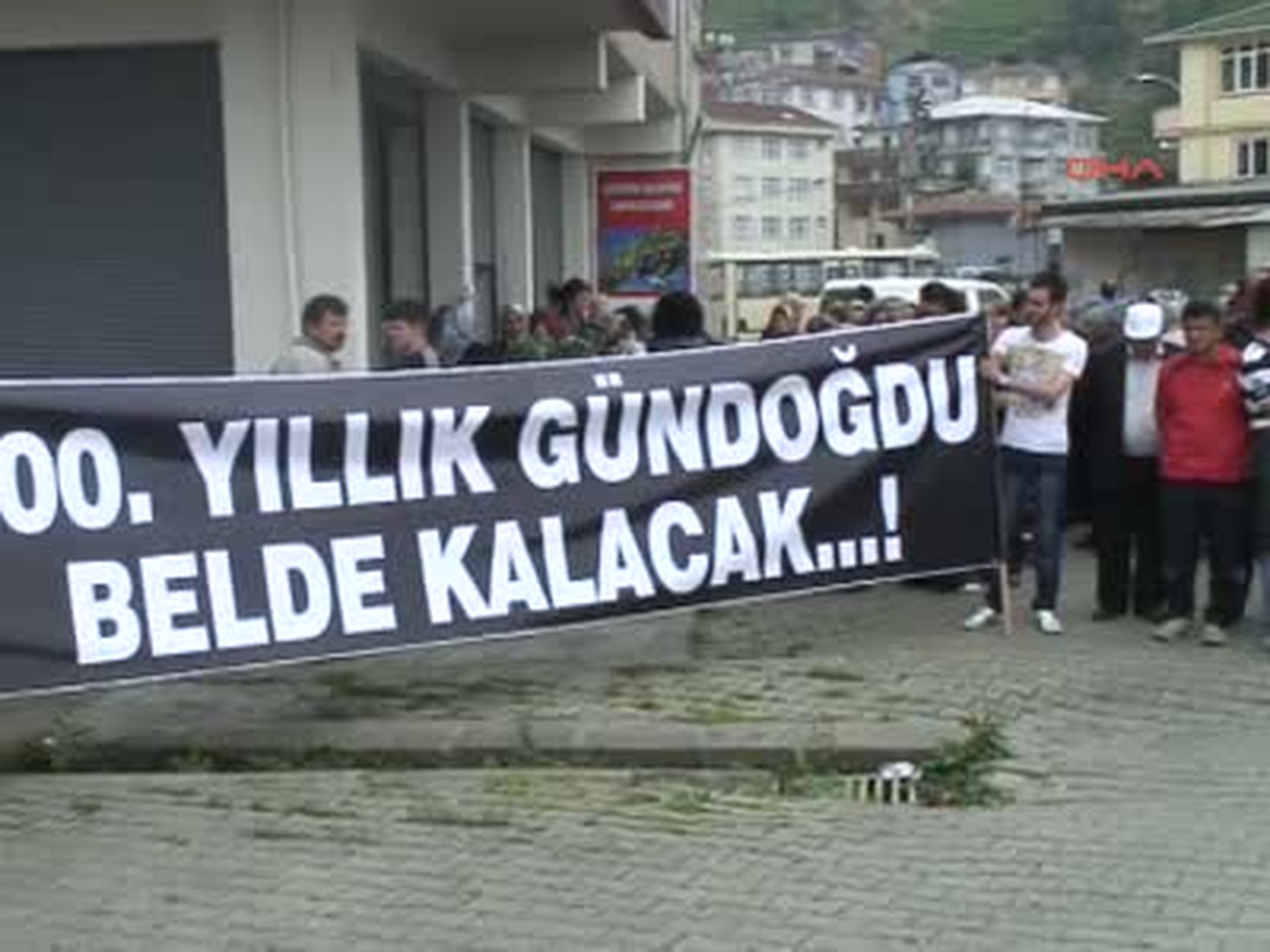Rize'de Mahalle Yapılmak İstenen Belde Halkından Protesto