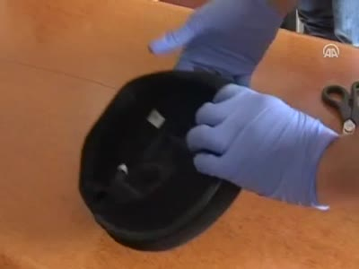 Şapkadan Uyuşturucu Çıktı