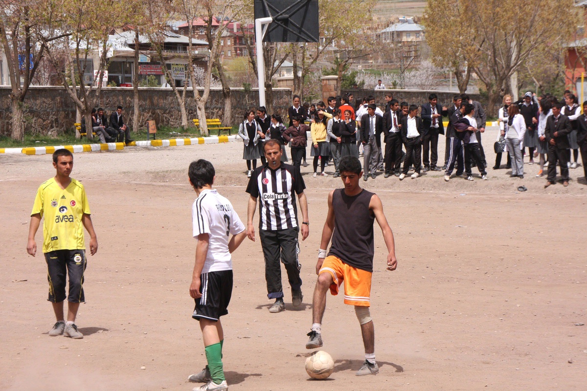 Selçuklu Lisesi Geleneksel Futbol Turnuvası Başladı