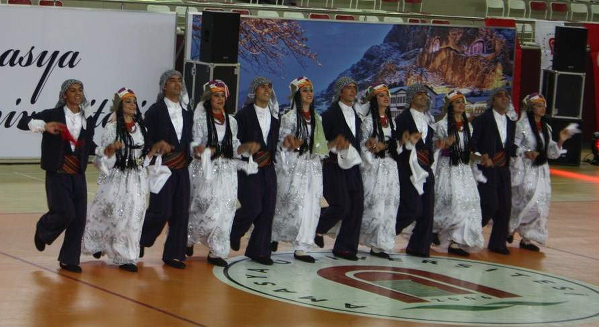 Siirt Üniversitesi Halk Oyunları Ekibi Türkiye 10.'su Oldu