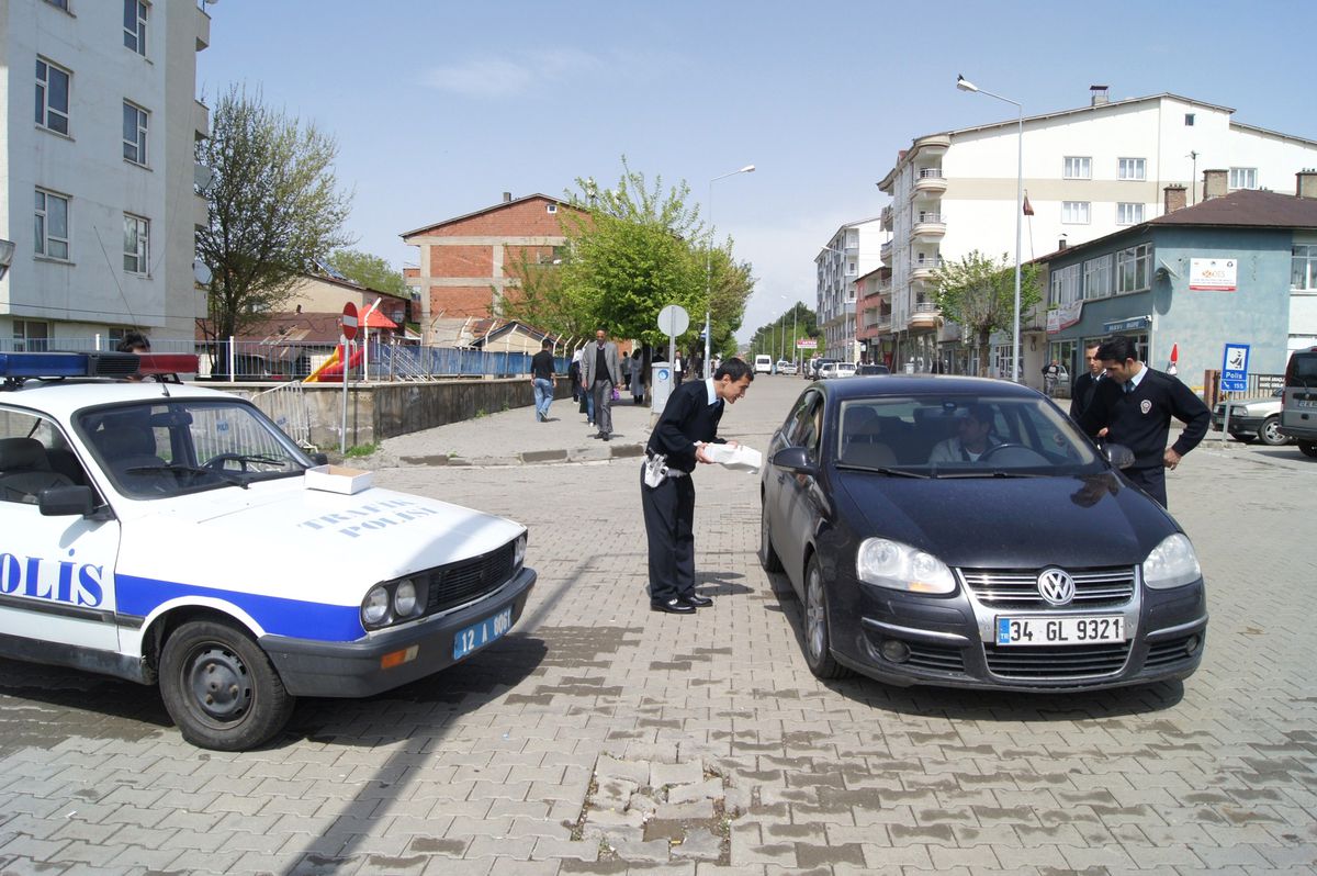 Sürücülere Lokumlu Uyarı
