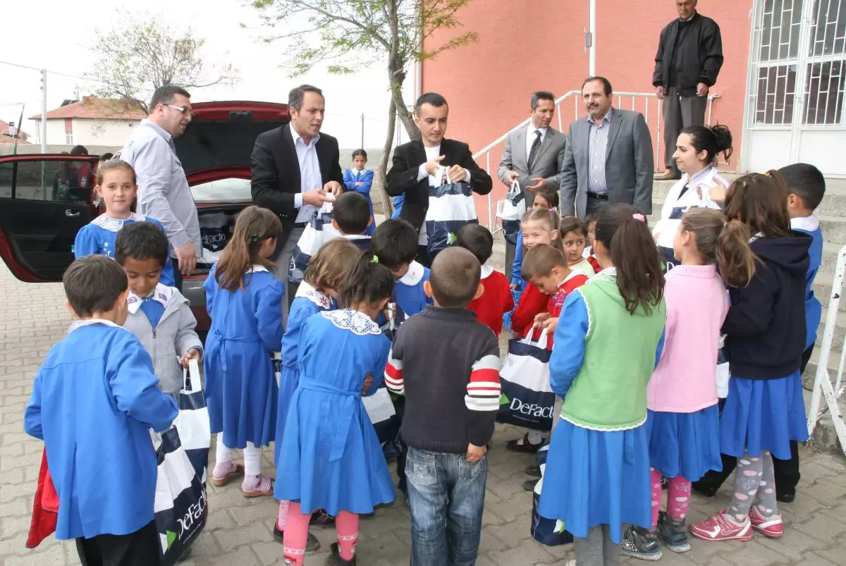 Tonozluoğlu Vakfı'ndan Anlamlı Yardım