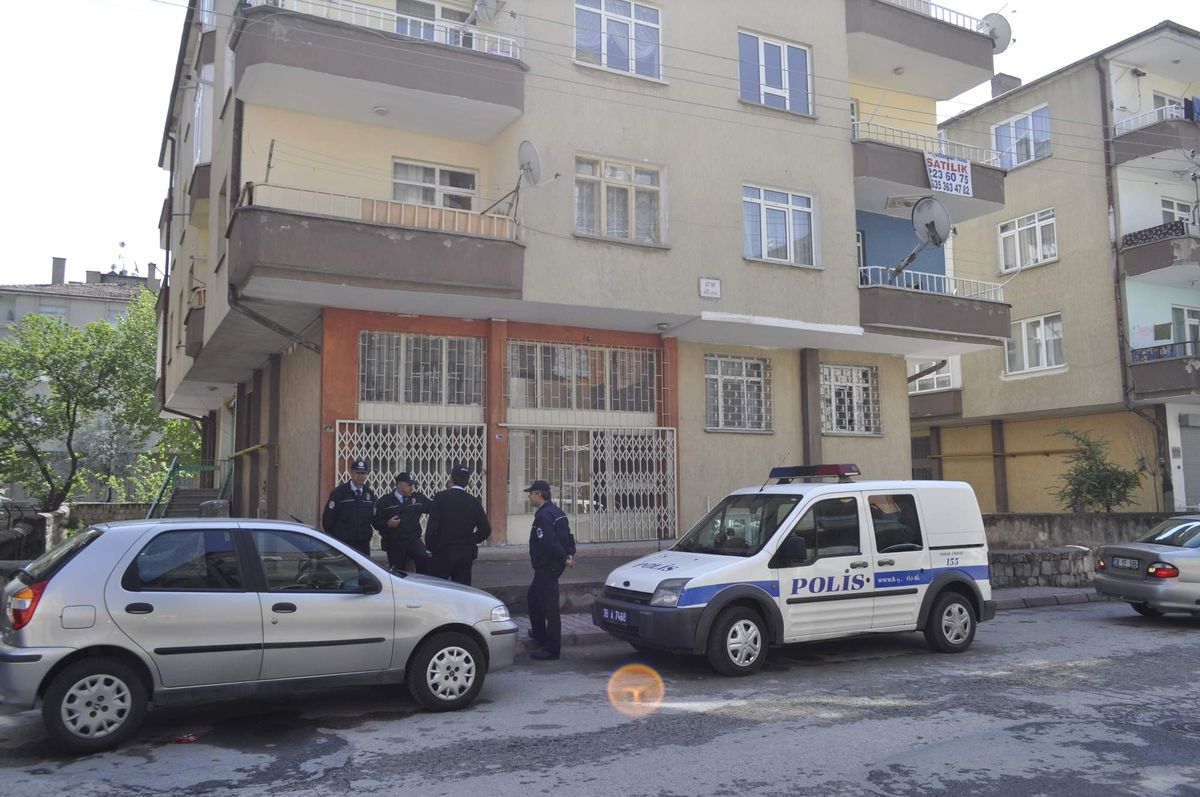 Yaşlı Kadın Ölü Bulundu