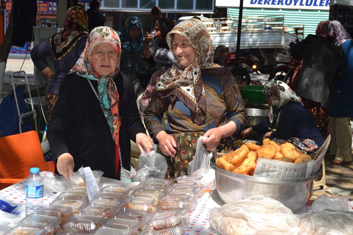 Zeynep Bodur Okyay Eğitim Uygulama Okulu\'ndan Kermes