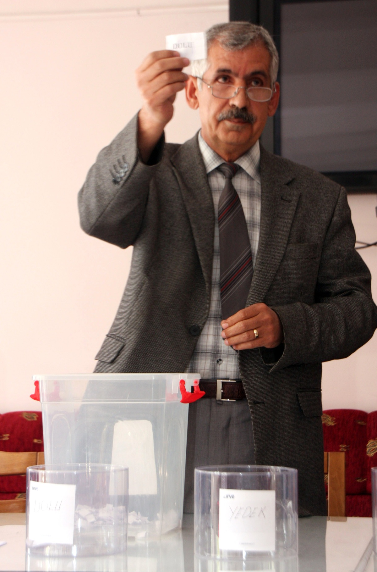 Ahlat'ta 30 Kişilik İşçi Alımına 113 Kişi Müracaat Etti