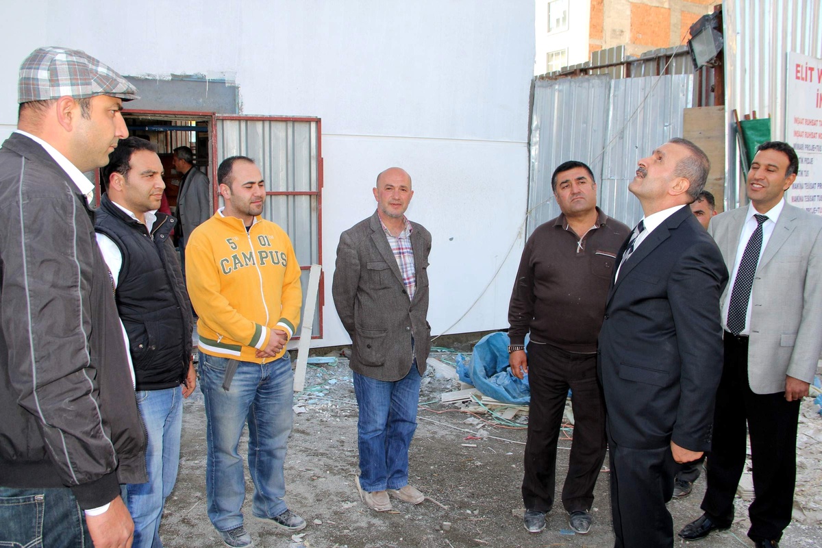 AK Parti Van Milletvekili Kayatürk, Otel İnşaatında İncelemelerde Bulundu