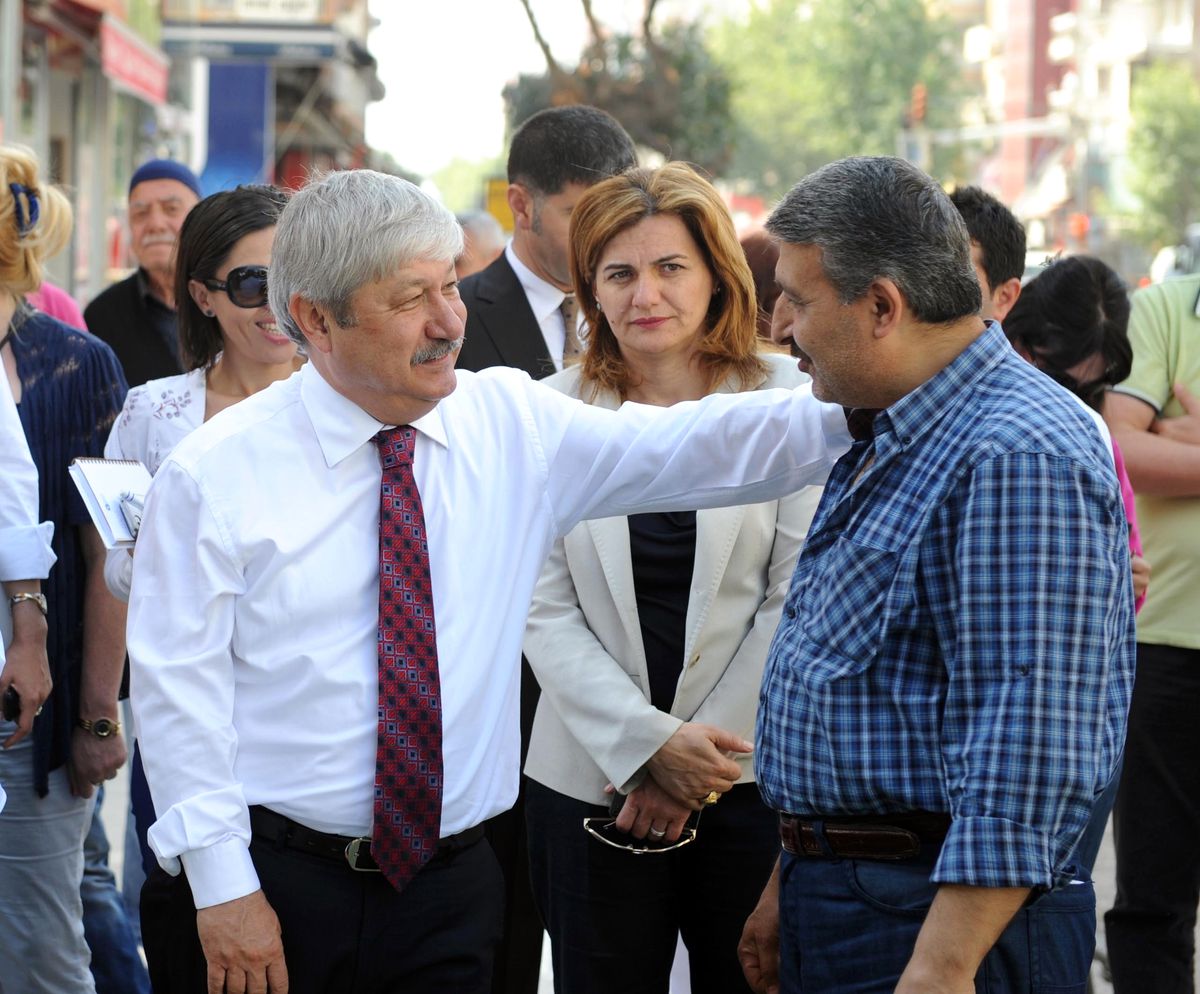 Akaydın Güllük Caddesi Esnafıyla Buluştu