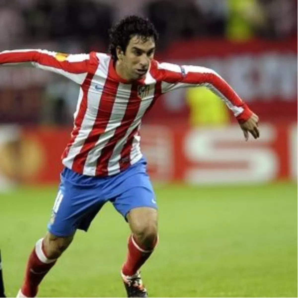 Kupayı Türk Bayrağı ile Kaldırdı