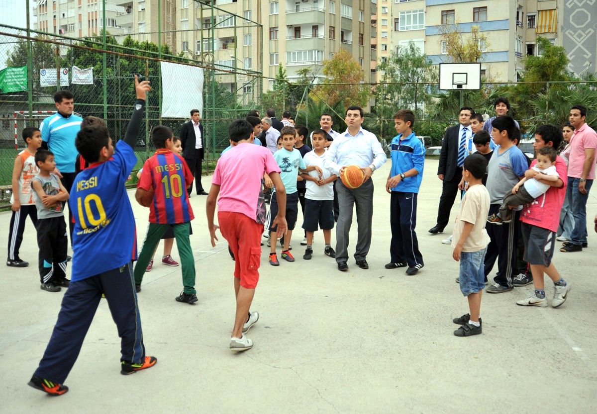 Atatürk Mahallesi'ndeki Park Yenileniyor
