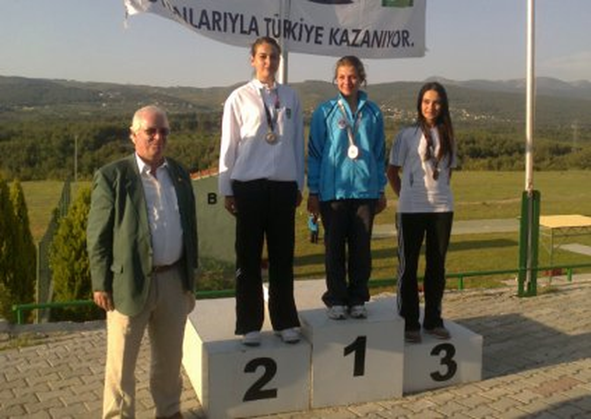 Atıcılar On İkiden Vurdu