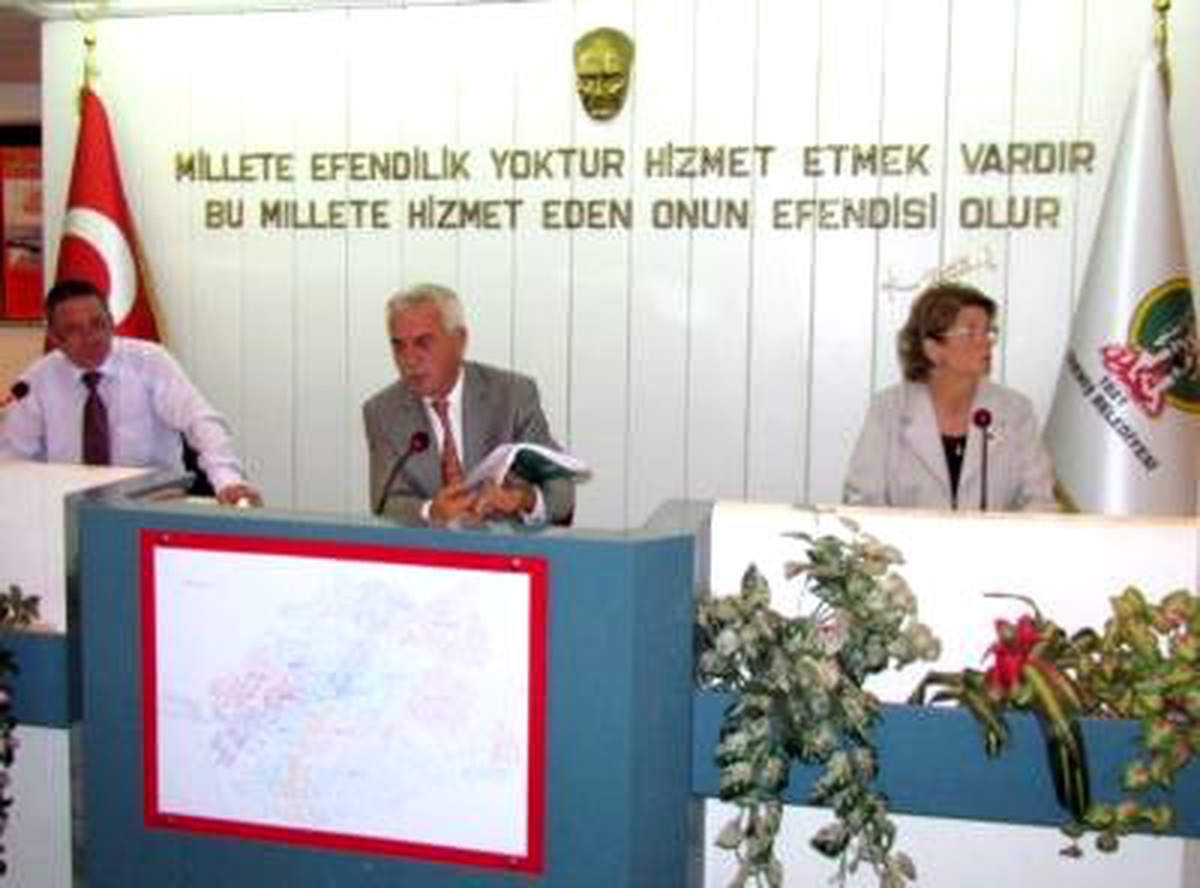 Belediye Meclisi\'nden Bol Havaleli Toplantı