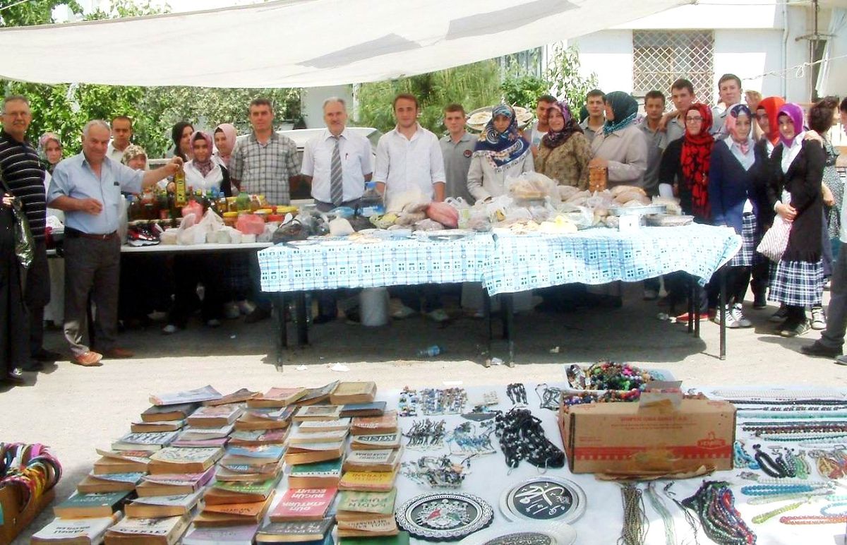 Burhaniye İmam Hatip'te Kermes Coşkusu