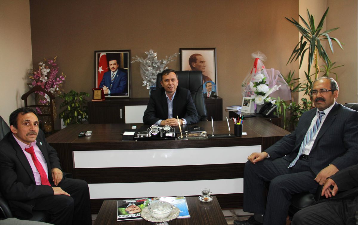 Büro Memur Sen Üyelerinden AK Parti Çorum İl Başkanlığı\'na Ziyaret