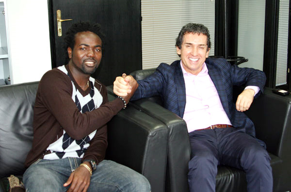 Bursasporlu Tagoe\'den Partizan Kulübüne Ziyaret